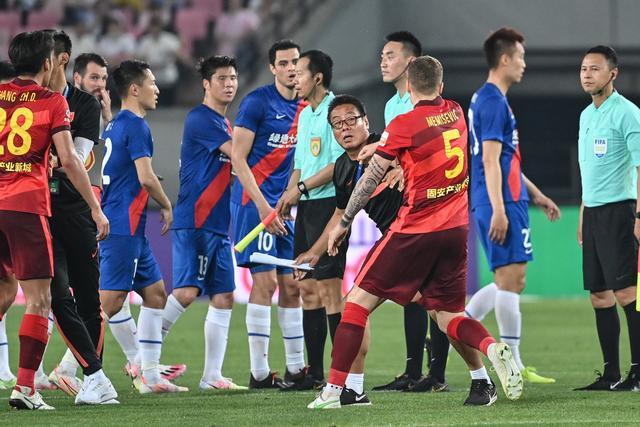 哈登26+11快船逆转热火回第6 活塞险胜尼克斯